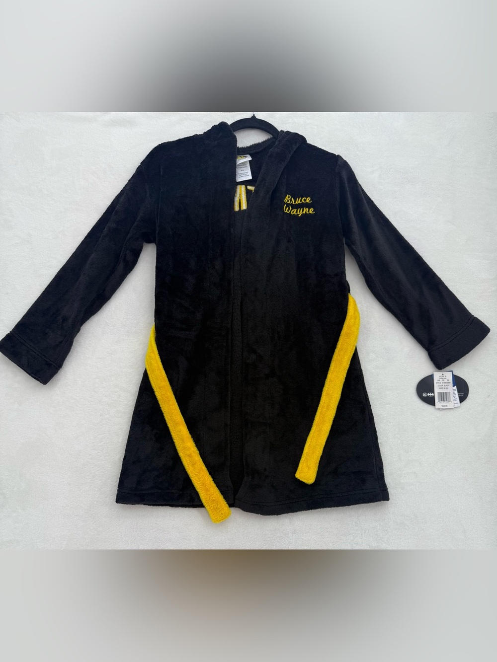 NWT Batman Bruce Wayne Velvet Fleece Kids Hooded Robe Size 8 (M)